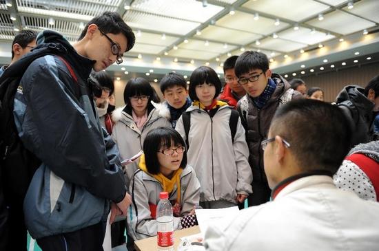 高中学科“难度系数”排行来了，数学不是榜首，物理只排第4？