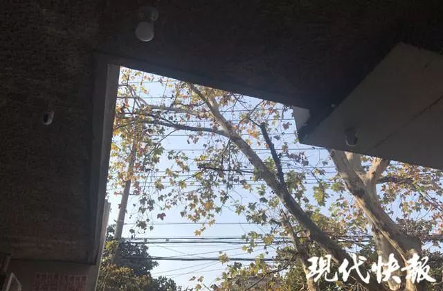太恶心了！汤圆店将顾客吃剩汤圆回锅出售，监控全拍下