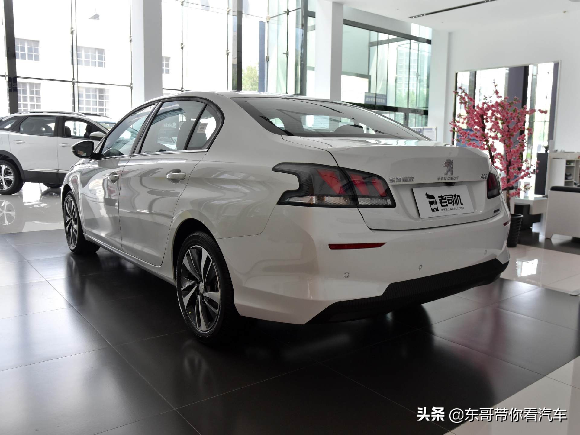 有娃后的第一台车，空间大油耗低，法系居家小车，实拍标致408