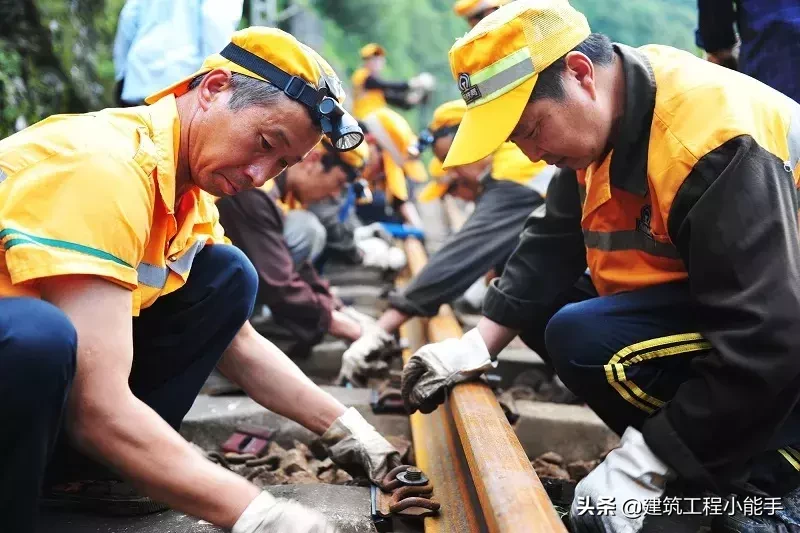 揭秘！钢轨更换全流程