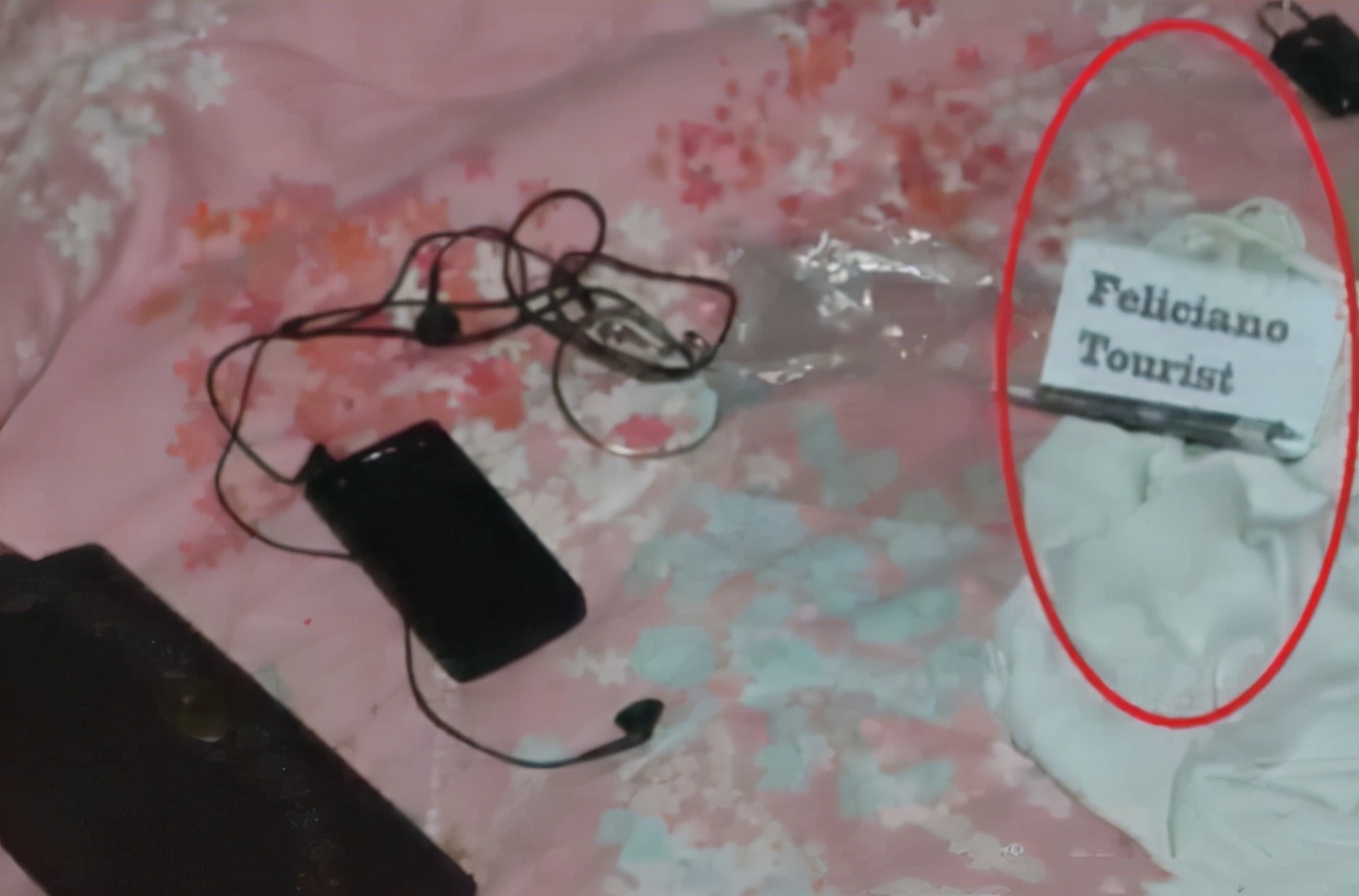 2014年，两个荷兰女孩出国旅游神秘失踪，留下90张无法解释的照片