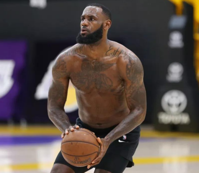 nba哪些超巨还活着(NBA新世纪后出现过几位超巨？满打满算就6人 哈登都不够格)