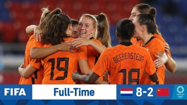 世界杯女足荷兰对巴西第二局(中国女足2-8惨败荷兰！詹俊发文：赶紧结束吧！输球不能只怪教练)