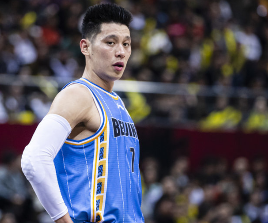 为什么nba不签林书豪(三原因让林书豪离开CBA，他的行为值得本土球员学习)