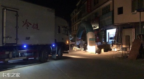 有人开进山里，有人开进集市，被导航坑的经历没有最惨只有更惨