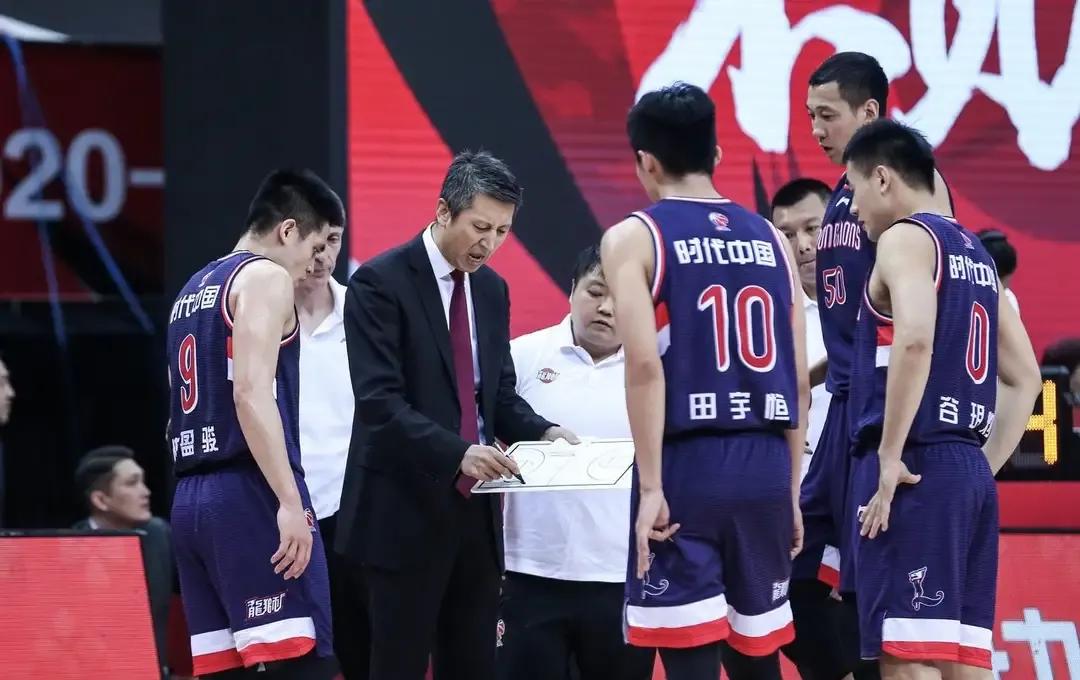 凤铝为什么进入不了cba（郭士强醒醒，辽宁杨鸣不可能帮助广州进季后赛，北控因在北京获利）