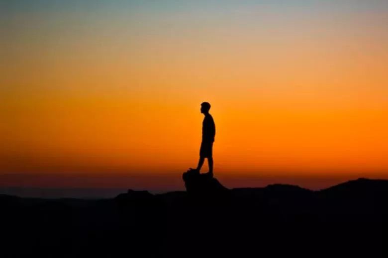 泰戈尔：世界上最遥远的距离