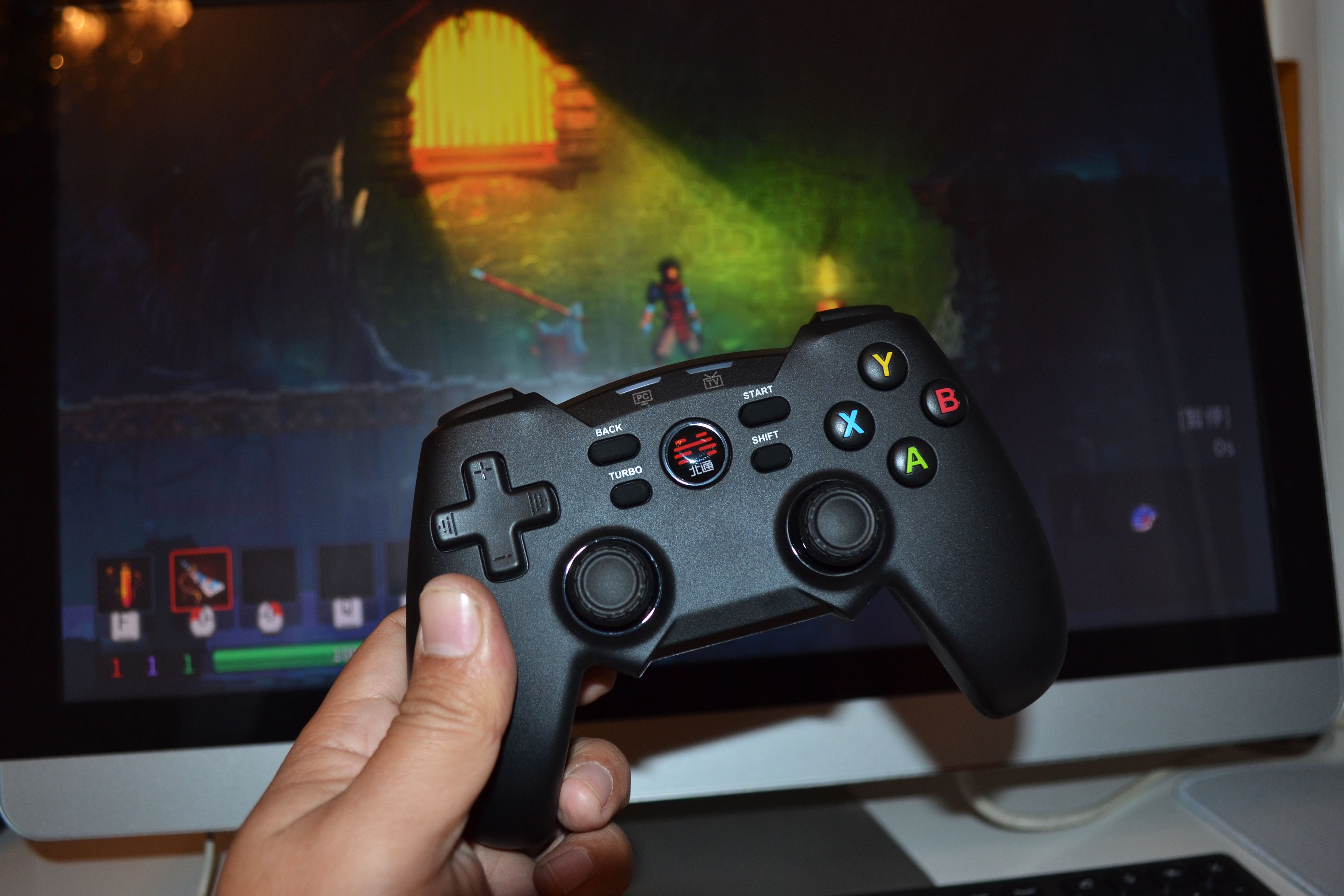 尽情尽兴打游戏 北通蝙蝠4游戏手柄试玩 最好的娱乐时光