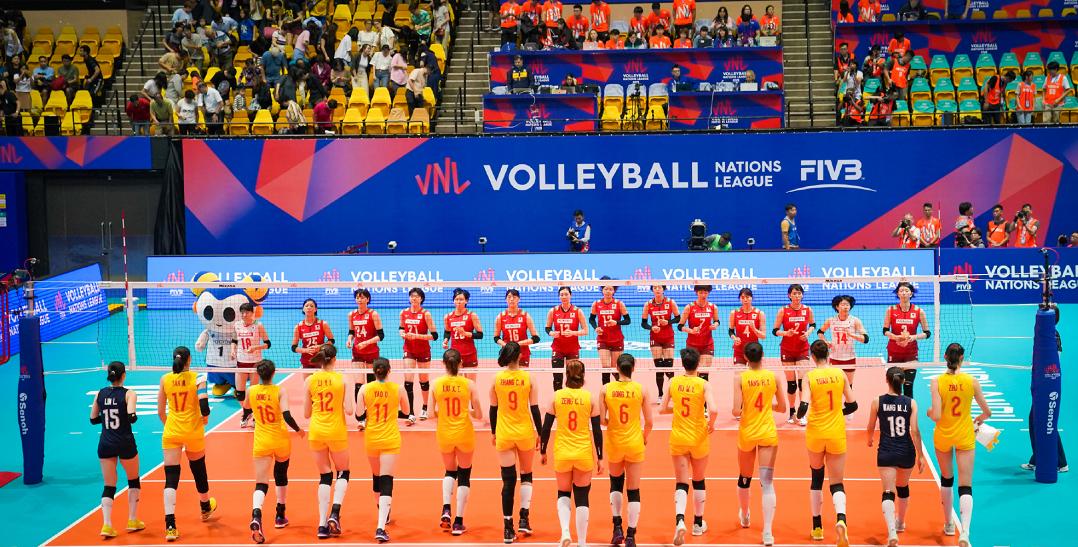 排球運動員有幾人（一共23人，中國女排最新全家福出爐！朱婷、袁心玥、張常寧肩并肩）