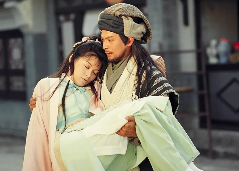 97版阿朱扮演者刘锦玲(53岁"阿朱"刘锦玲晒生活照,身材苗条气质好,曾