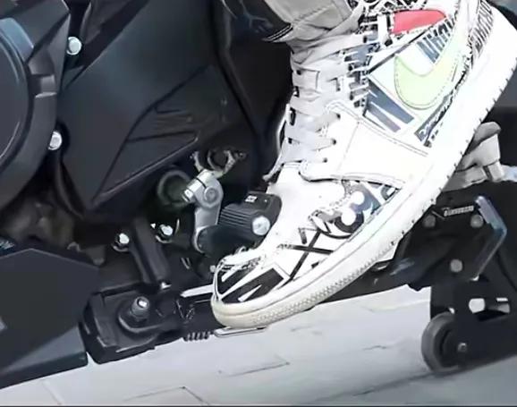 摩托车档位怎么挂(摩托车档位与速度匹配表)-第2张图片-科灵网