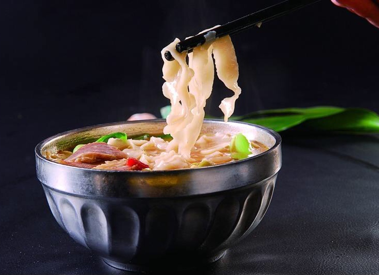 刀削面怎么和面(怎么做刀削面好吃)-骁龙网