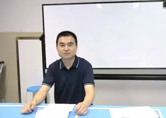 自动存放、还可消毒、烘干……北京市育英中学的《立体鞋库》，不愧是一等奖作品！