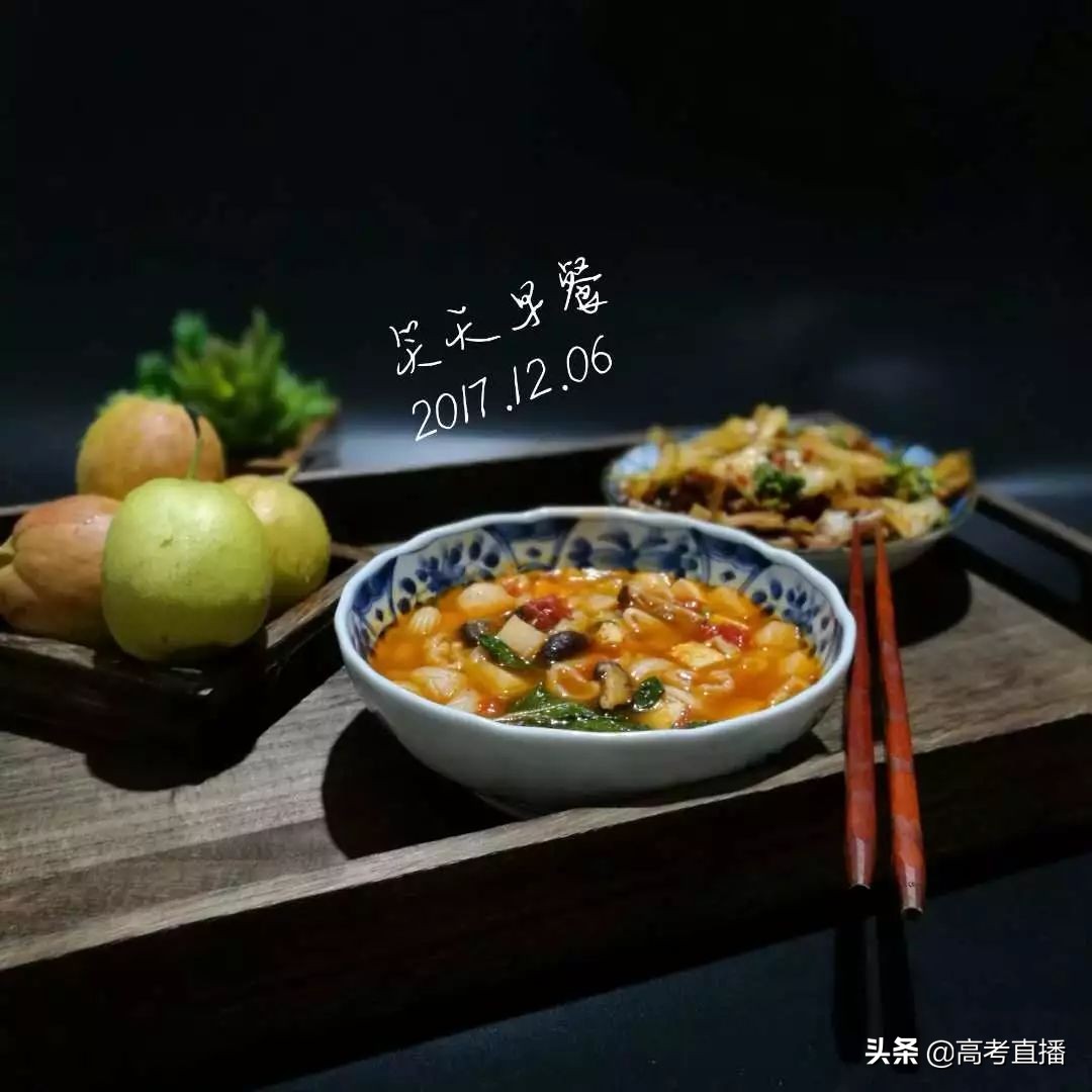 张文宏紧急提醒: 孩子早上不许喝粥, 只能吃鸡蛋/牛奶