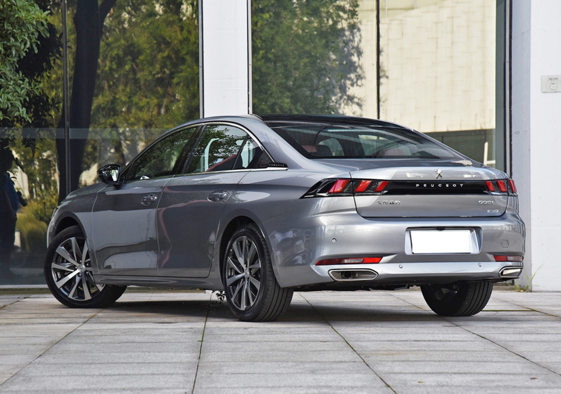 标致508“库存成灾”，降至13.97万，以价换量能否成功？