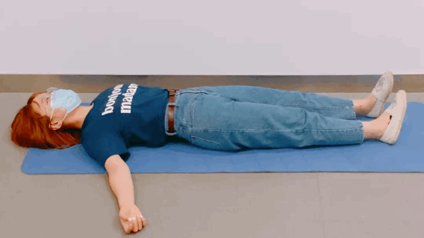 足球与网球哪个容易受伤（女性膝关节比男性早“坏”10年！医生提醒几种运动加重磨损）