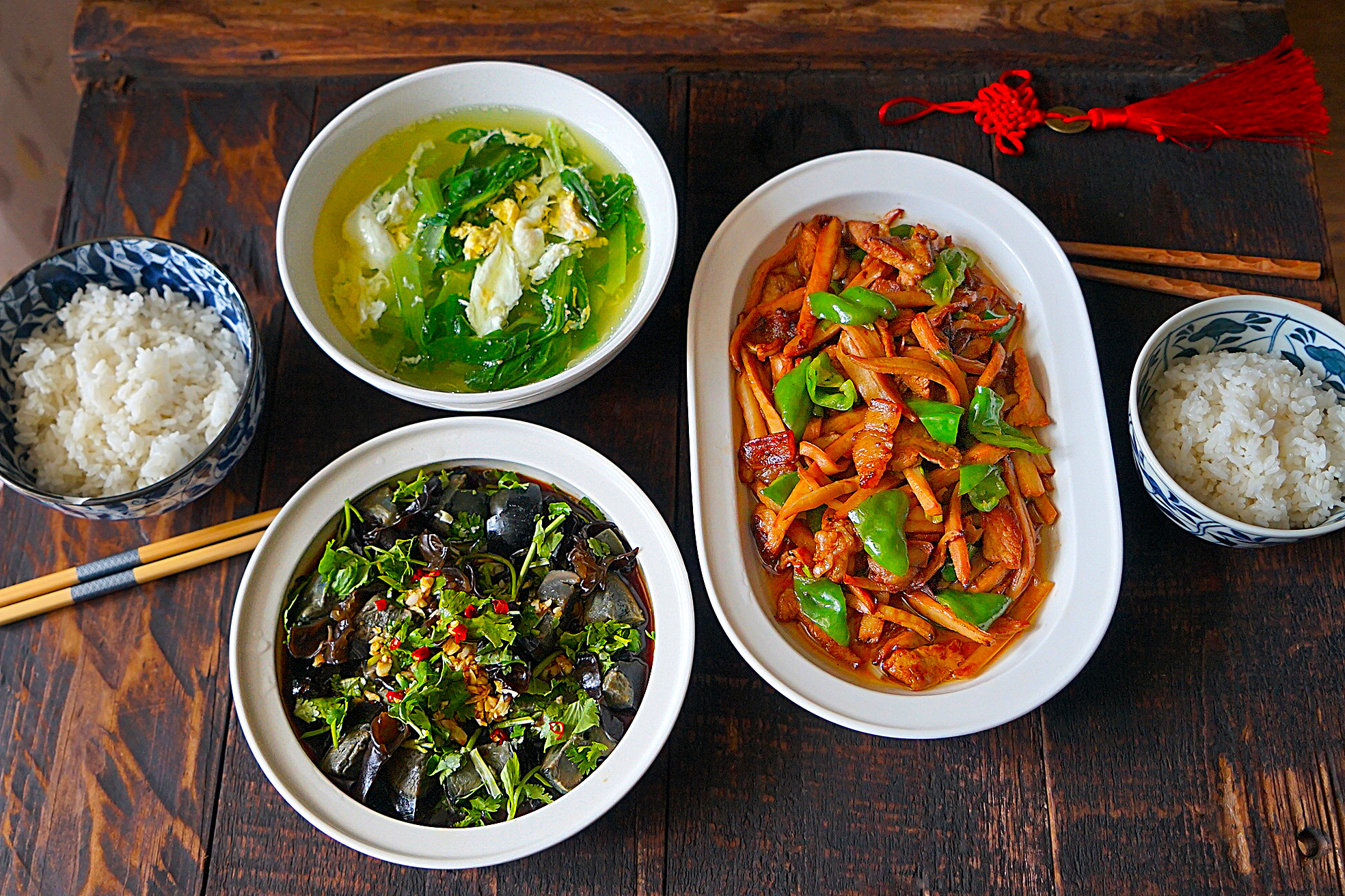 婆婆在朋友圈晒午餐,夸儿媳妇做的饭菜香又好看,网友:被馋到了