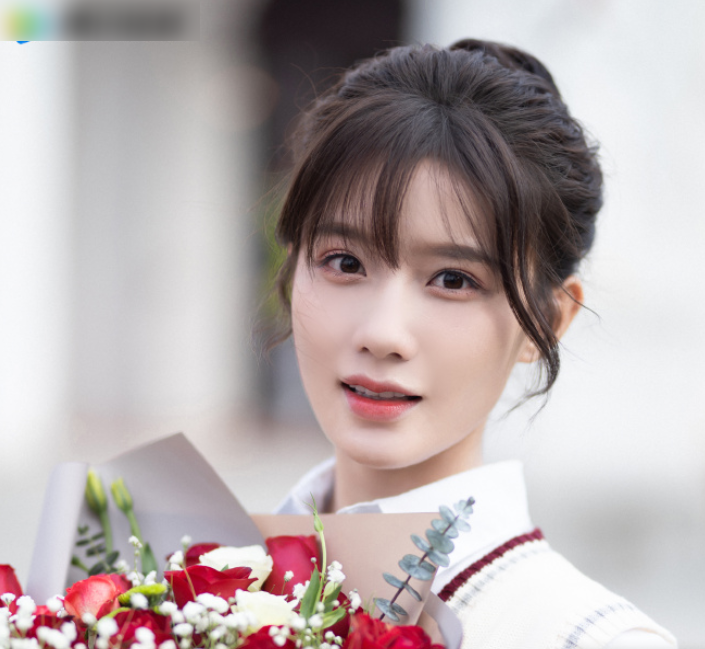 《我的百岁恋人》杀青，本以为男主够迷人，谁料男二颜值更加高