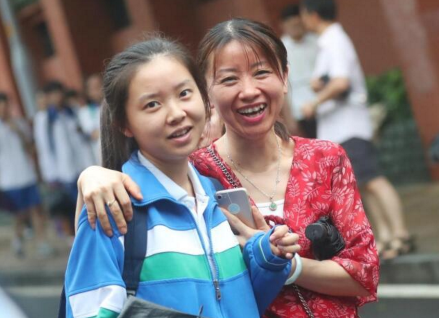 2021“高考作文”出炉！神剧《觉醒时代》押中，北京卷被嘲太简单