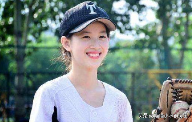 刘强东事件3年后，28岁奶茶妹妹章泽天的聪明让人刮目相看