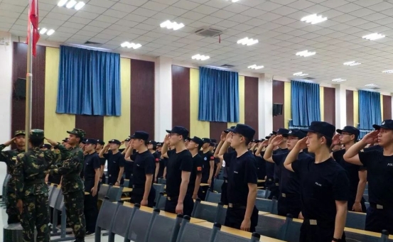 北京很“低调”的二本大学，本科生99.79%成为公务员，适合中等生