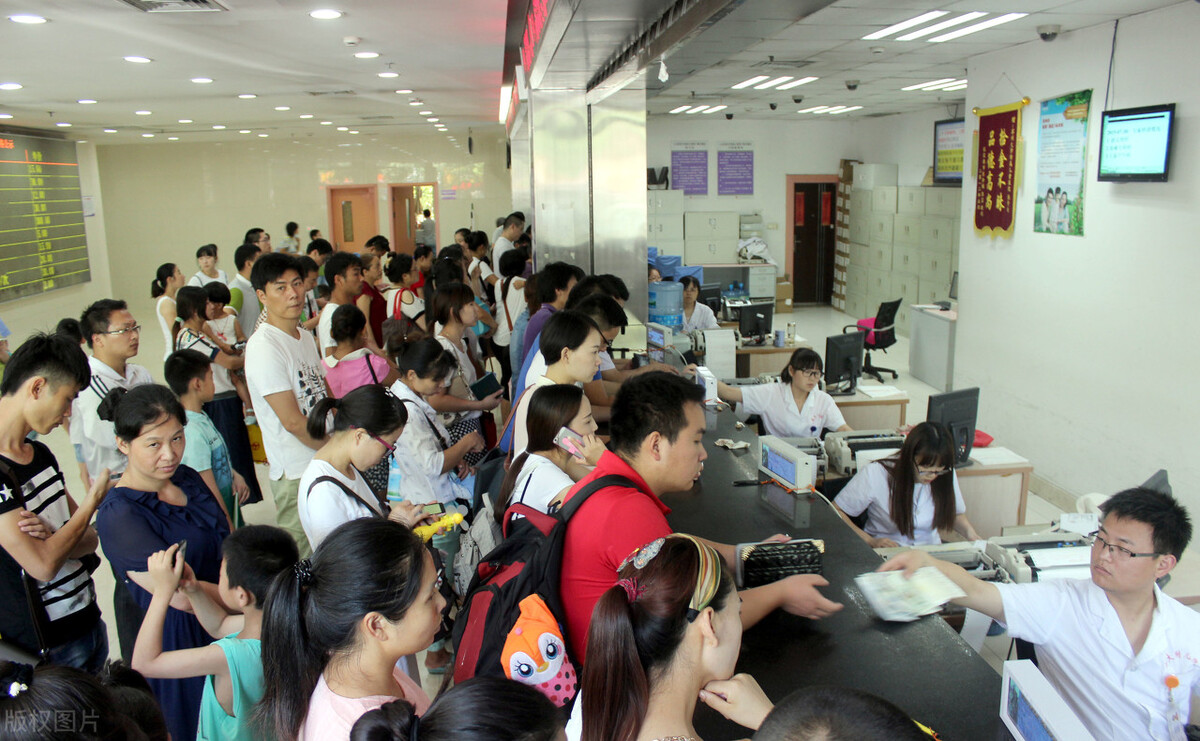 号称中国最大医院，年35万台手术700万门诊量120亿收入，地处河南