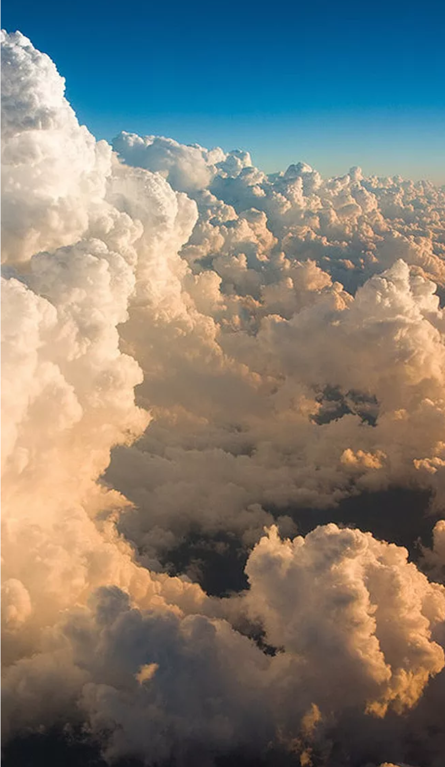 「诗词鉴赏」十一首咏云的诗词，看云卷云舒，静看流年