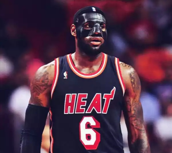 为什么nba球星不带护膝（被NBA明令禁止的几种装备，乔丹AJ鞋都被禁，甚至连搞发型也不行）-华海博客