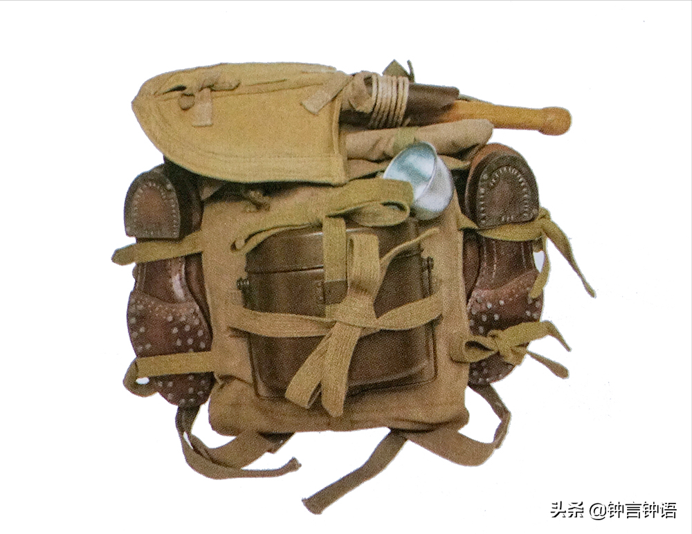 ͼ˵�ֻ��վ�½���ĵ���װ����Ь��