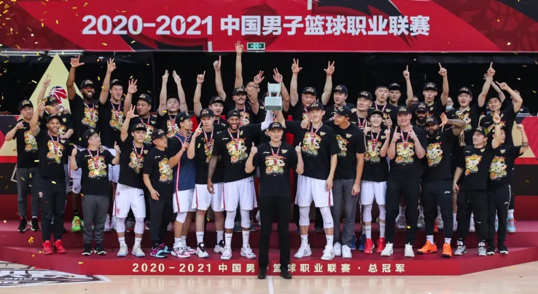 cba为什么看的人少(为什么CBA不能像NBA一样，人员流动？原因有3点)