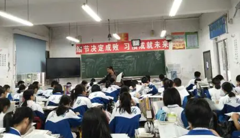 湖南一所县中学成为“黑马”，本科上线率98.8%，高考成绩很亮眼