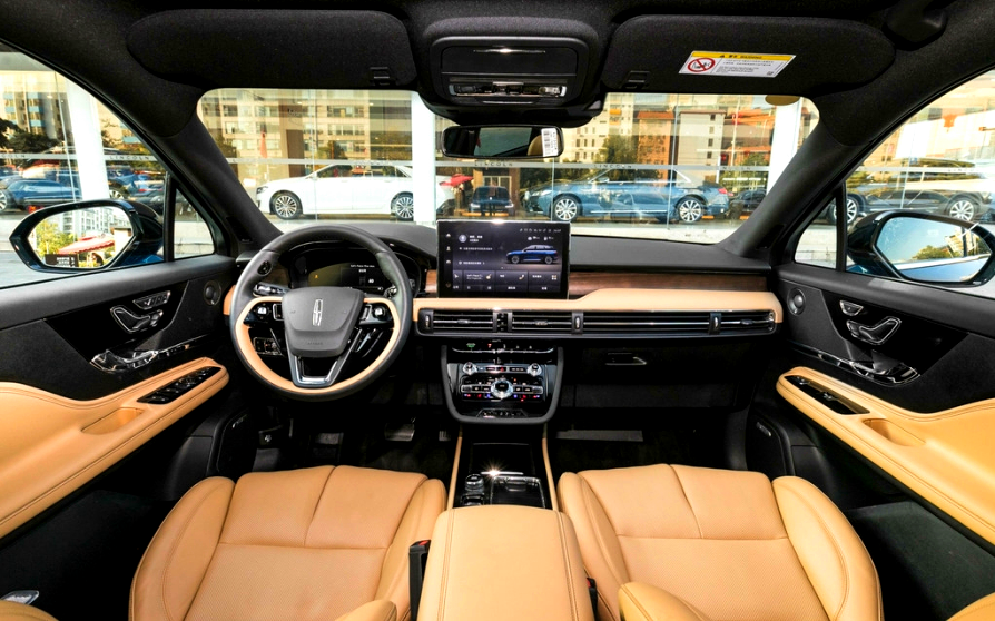 同是20万级豪华SUV，美系林肯和BBA，到底差距有多大？