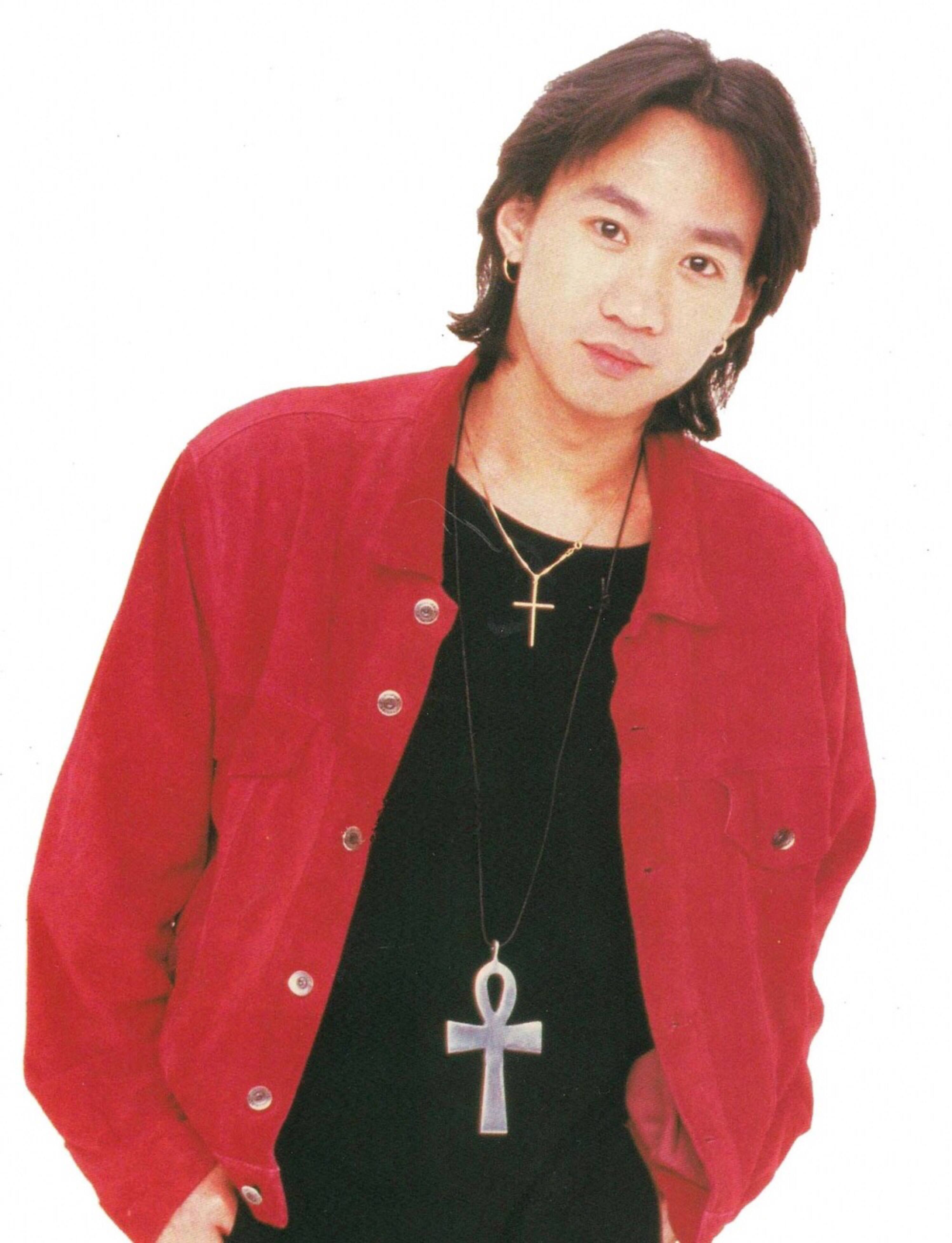 不断被神话,被拔高的黄家驹,即使他还活着也难达到今天的高度