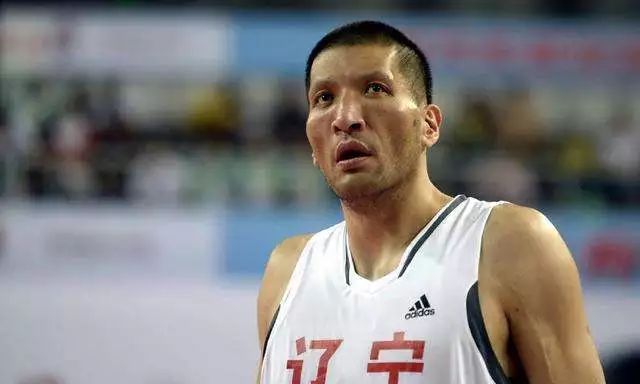 中国球员哪些在nba有戒指(第一个拿到NBA冠军戒指的中国球员！他曾做到过姚明都做不到的事)