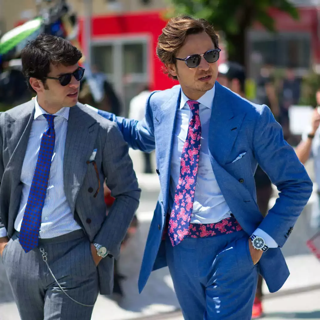 现在比较流行的男士皮带(男士们最常用的腰带，却是绅士们情非得已的选择...)