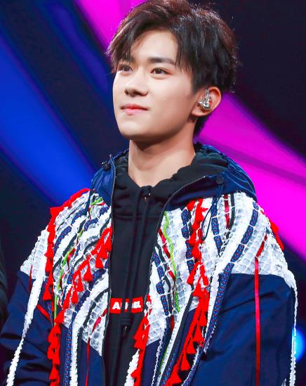 王俊凯和易烊千玺就读的大学，哪一个更厉害？