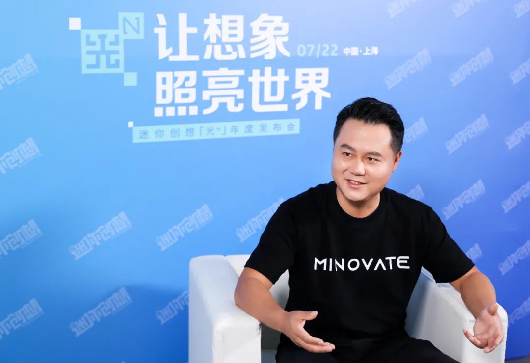 月活过亿，这款沙盒游戏是怎样构建“元宇宙”的？