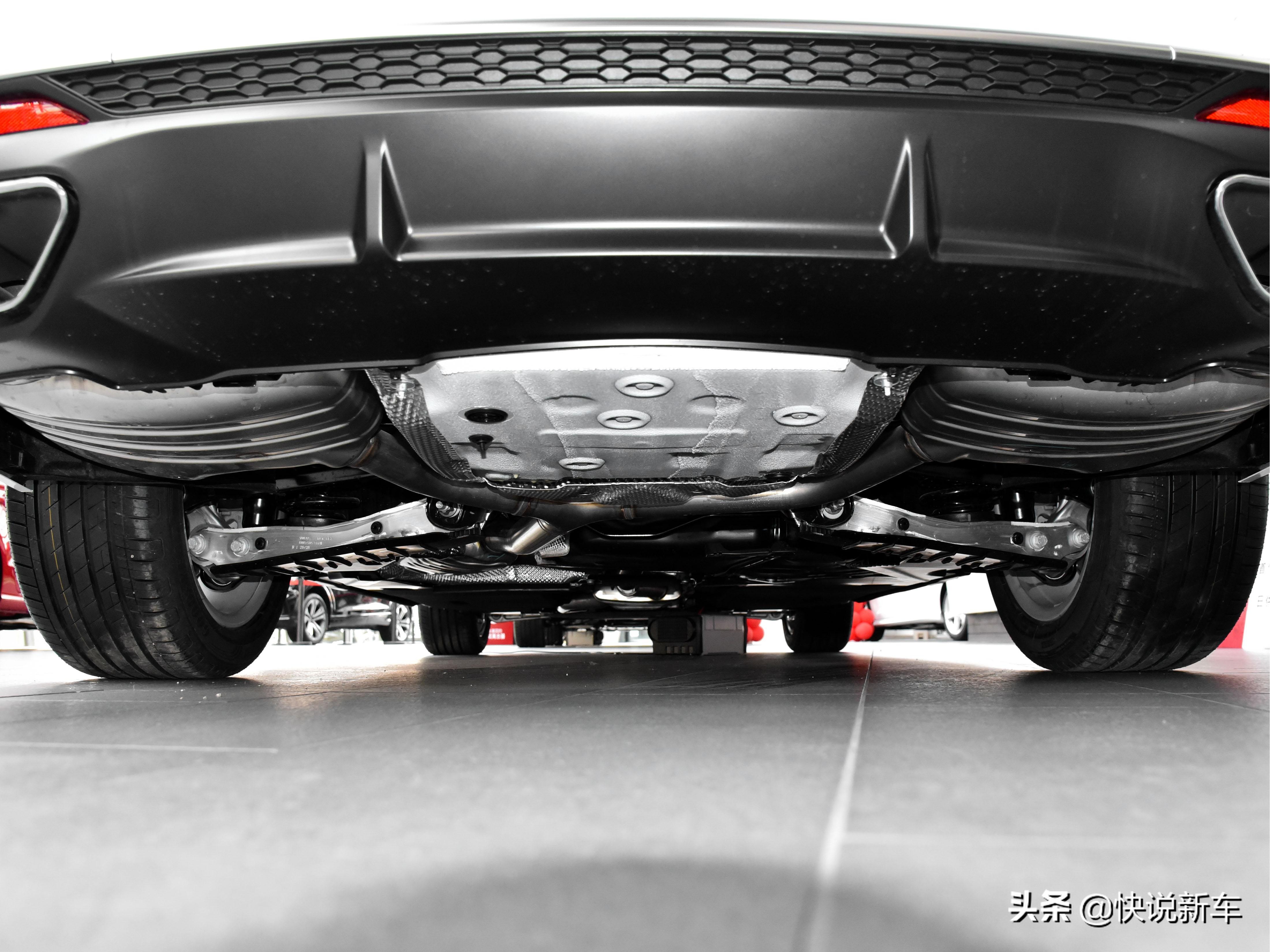 轴距超2米9，油耗不到7L，豪华合资中型车，实拍奥迪A4L