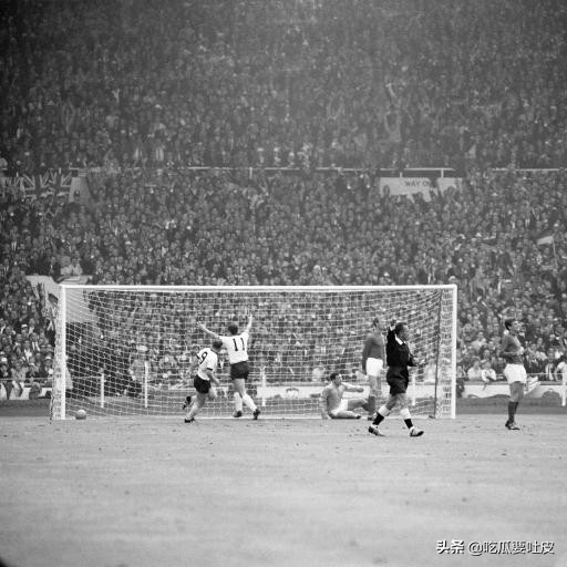 英格蘭足球世界杯冠軍是哪一年（世界杯小歷史-1966年世界杯，英格蘭奪冠，但那球到底進了嗎？）