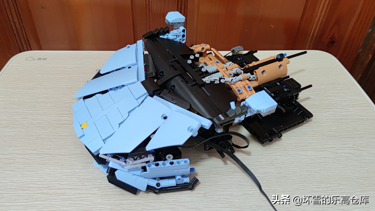 外观霸气，玩点有趣：开箱宇星模王超级跑车，你能认出原型吗？