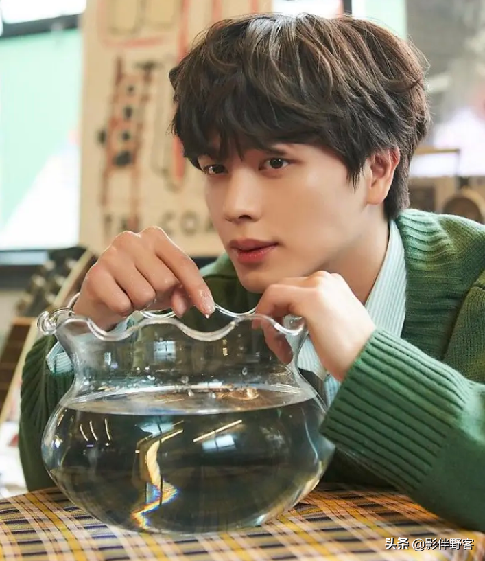 韩剧「学校」系列捧红的那些明星们，《学校2020》停拍，失望