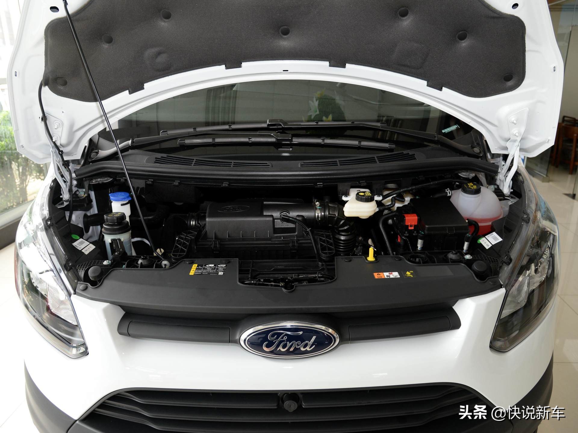 最低售价12.64万元 实拍全顺