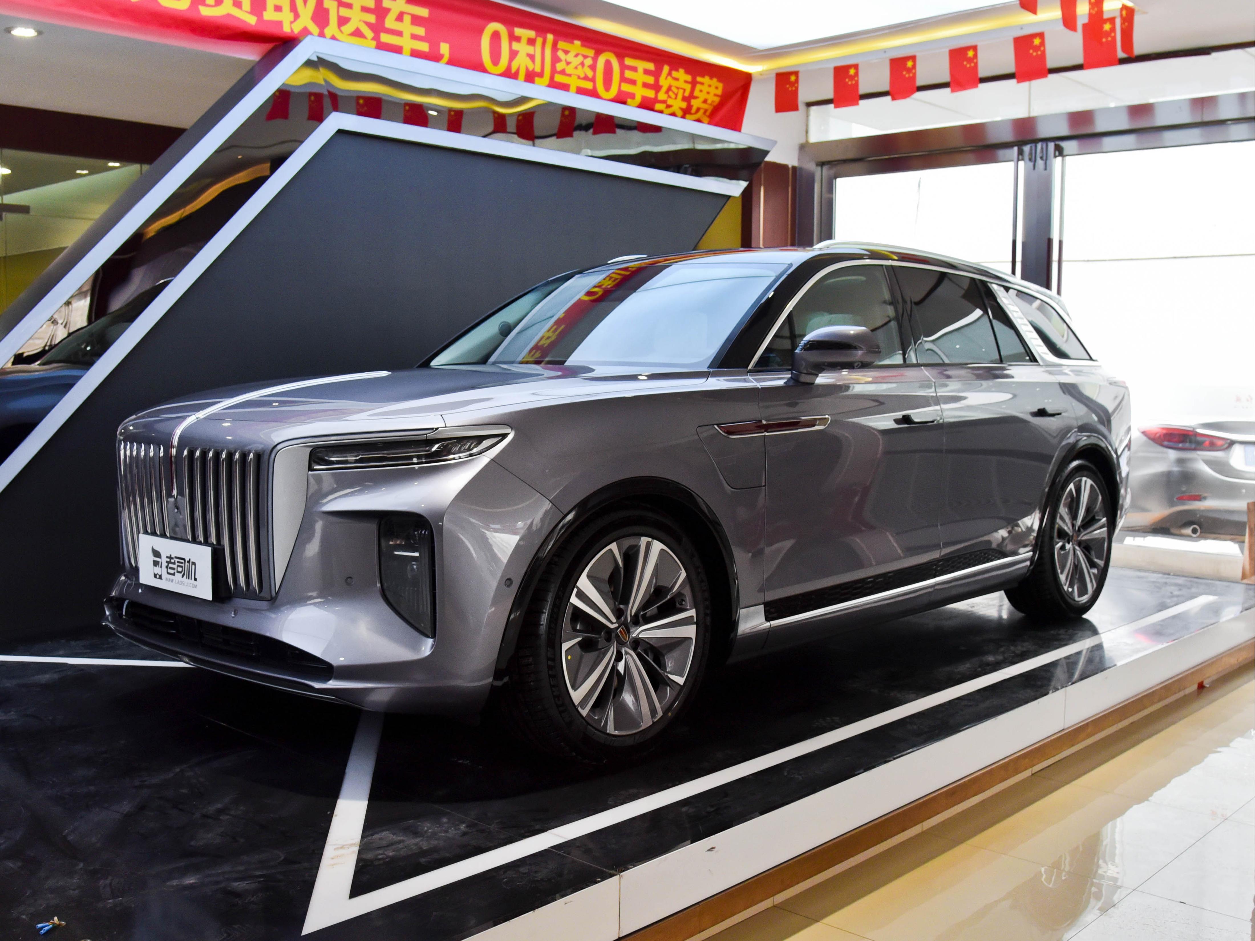 豪华家族6座旗舰suv,动力堪比v8却不用油,实拍红旗e-hs9