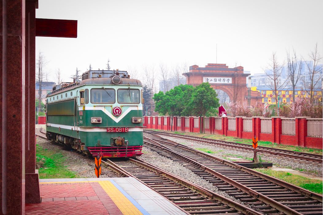 世界之最！据说，西南交通大学有一辆校内