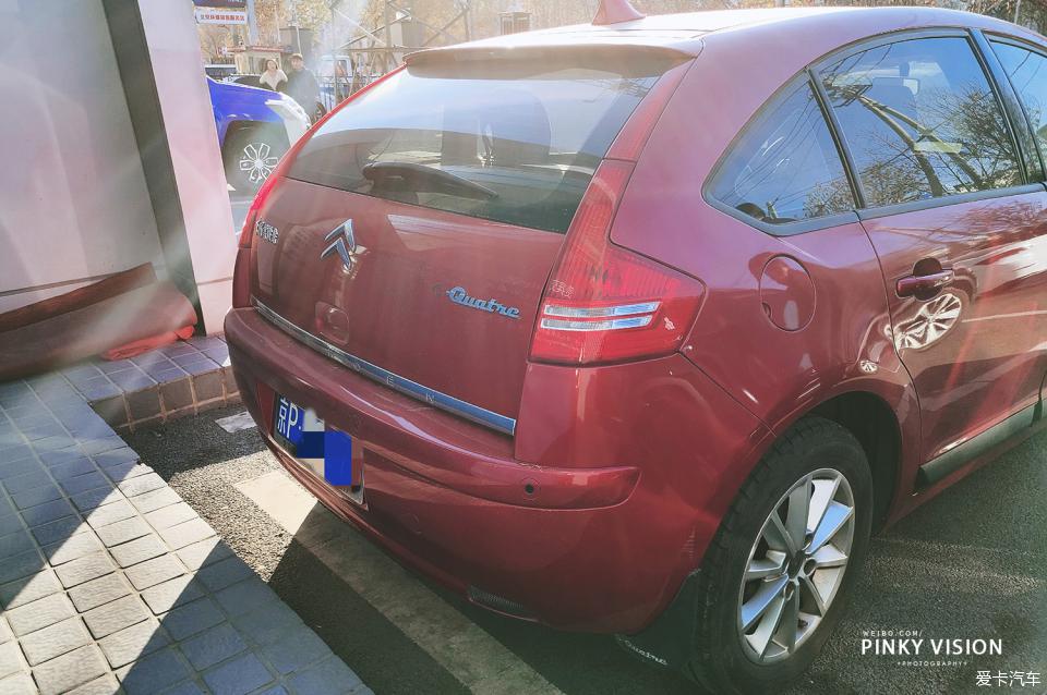 圆了跑车梦，女司机宝石红mustang提车+用车分享，优缺点都有