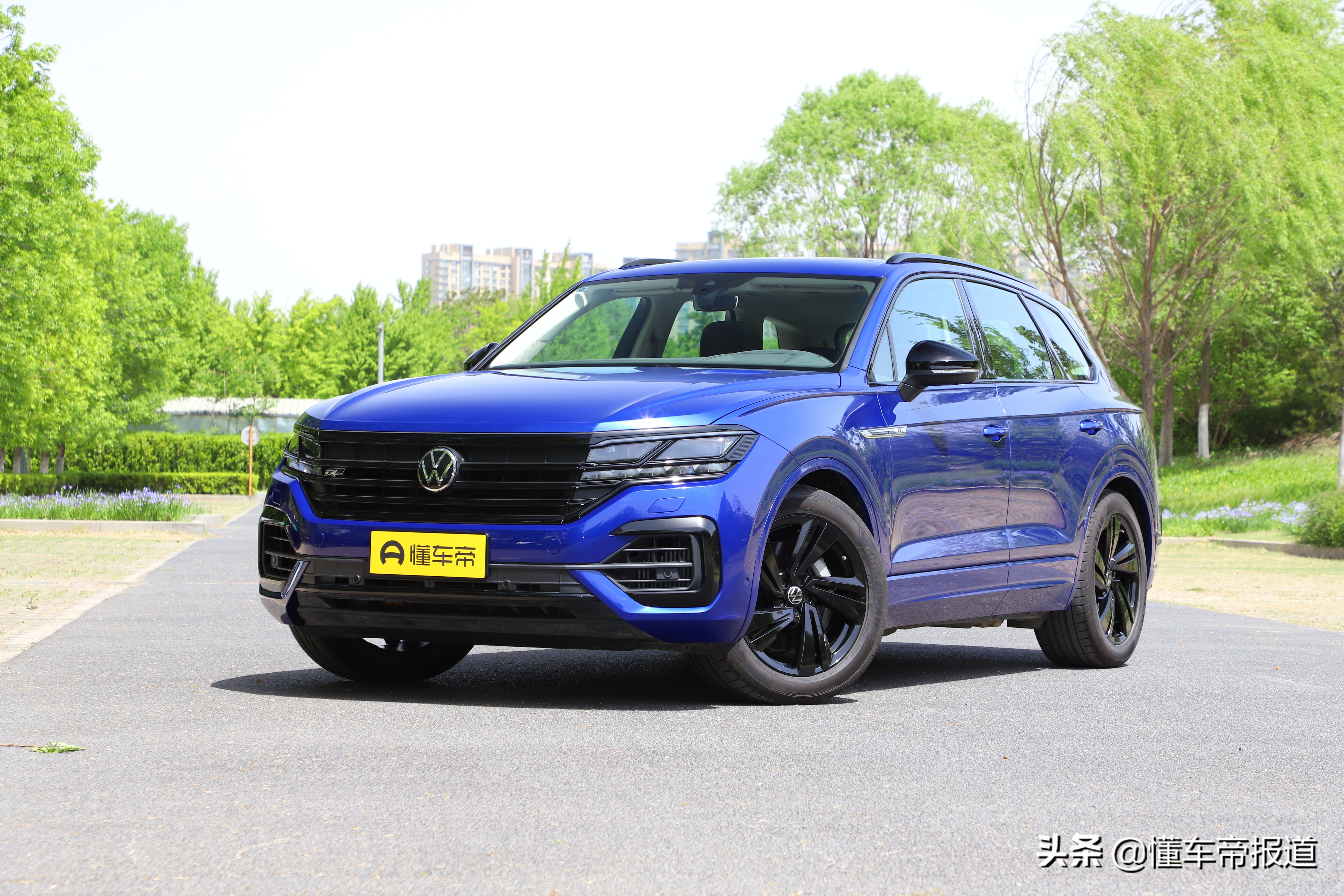 新车｜用黑化补足气场，试驾大众途锐3.0 TSI锐享版曜黑运动套装