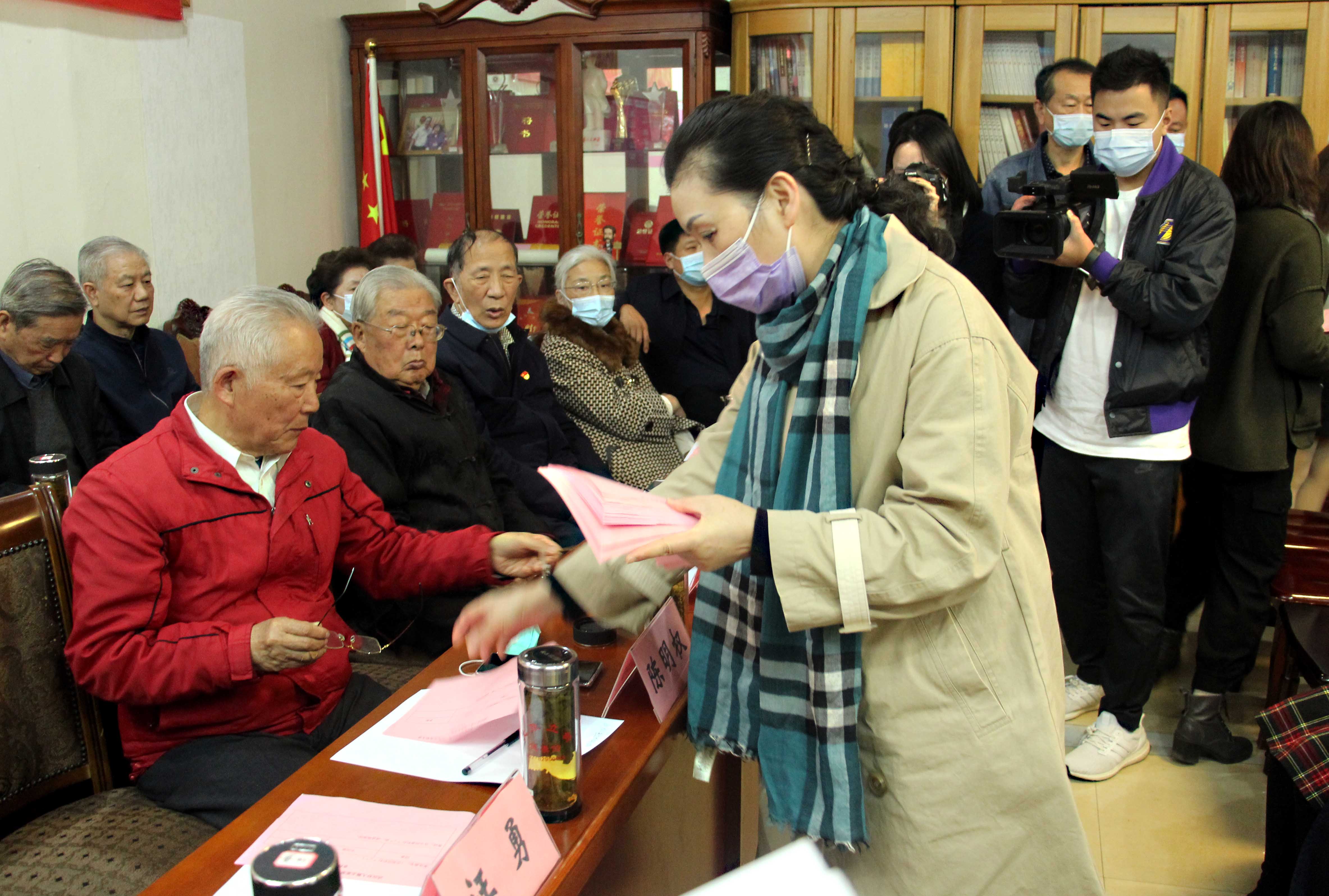 众多全国模范人物参与投票，产生武汉好人圈志愿服务协会各职人选