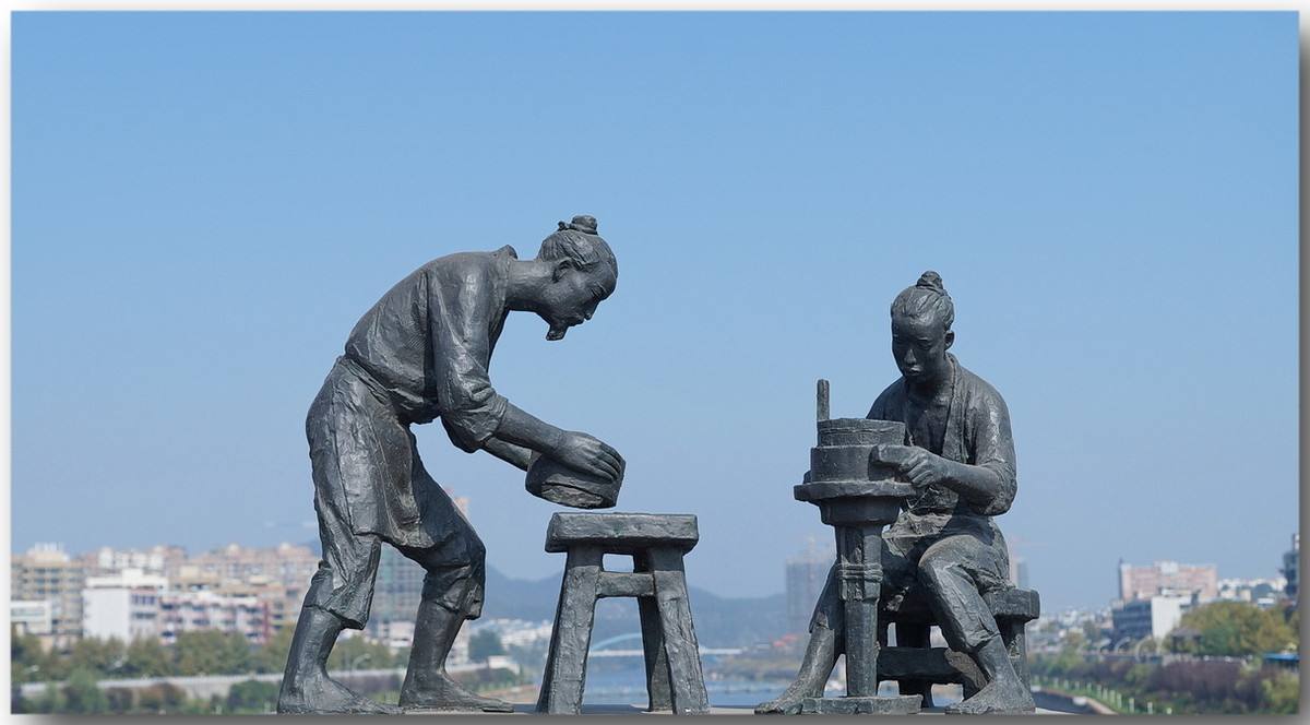 匠籍制度是中国古代宫府对手工业工匠人户编定特别户籍的制度.