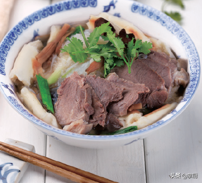 羊肉泡馍的制作（正宗做法肉烂汤鲜又绵韧适口）