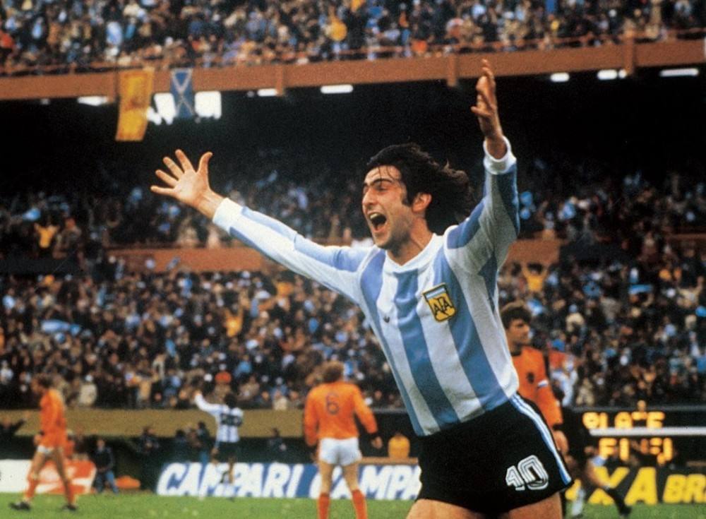86年世界杯阿根廷阵容（阿根廷前锋金字塔：阿奎罗仅3档，巴蒂2档，两代球王联手制霸1档）